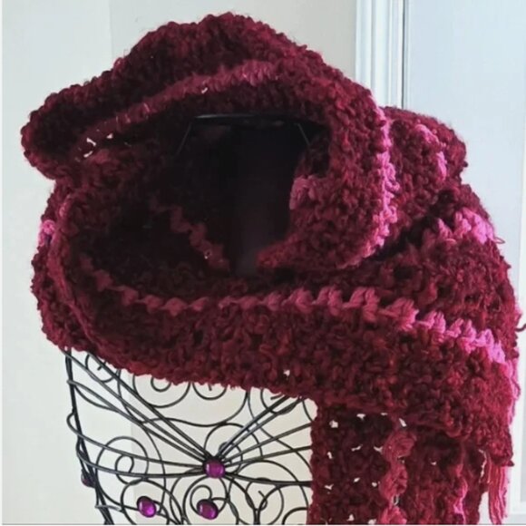 NEW Hand-Knitted Chunky Hooded Scarf Shawl Wrap Pockets & Fringes Burgundy OS - Picture 11 of 13